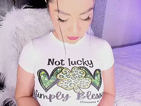 AntonellaFerrerr 1 online show from March 18, 2026, 12:58 am