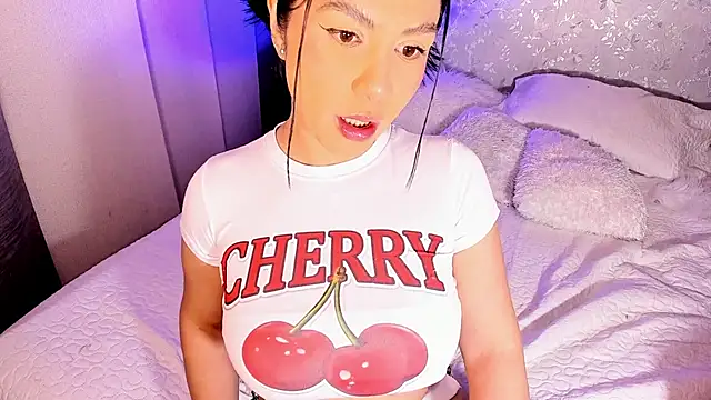 Snapshot of AntonellaFerrerr_1 chatting on April 9, 2026, 6:30 am AntonellaFerrerr 1 online show from April 9, 2026, 6:30 am