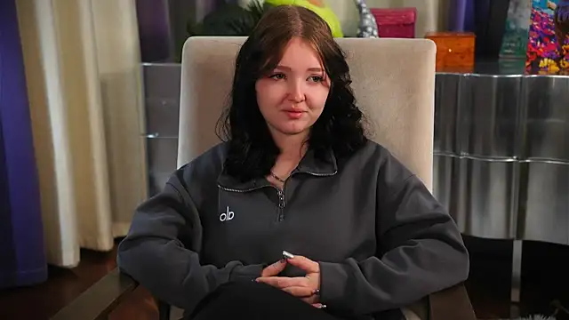 LucilaKeitel online show from December 17, 2025, 3:45 am