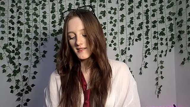 Snapshot of LisaBoddy chatting on February 5, 2026, 1:05 pm LisaBoddy online show from February 5, 2026, 1:05 pm