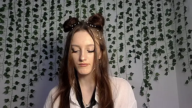 Snapshot of LisaBoddy chatting on February 10, 2026, 12:31 pm LisaBoddy online show from February 10, 2026, 12:31 pm