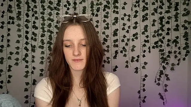 Snapshot of LisaBoddy chatting on February 25, 2026, 12:04 pm LisaBoddy online show from February 25, 2026, 12:04 pm