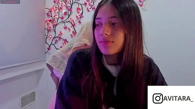 vanesita  online show from May 13, 2026, 12:41 am