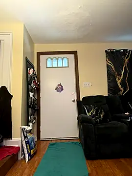 daddydarkskindikk online show from December 17, 2025, 8:37 pm