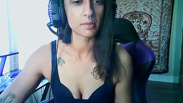 GoddessVikkii online show from February 23, 2026, 6:38 pm