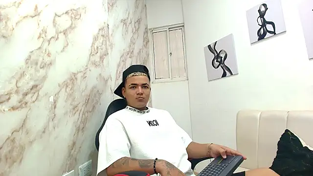 Snapshot of dante_jonss chatting on December 18, 2025, 8:48 pm dante jonss online show from December 18, 2025, 8:48 pm