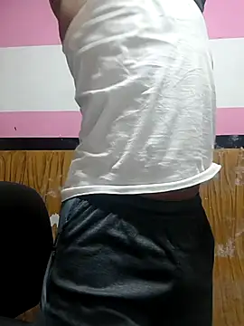  alexzz1155  online show from January 14, 2026, 5:02 am