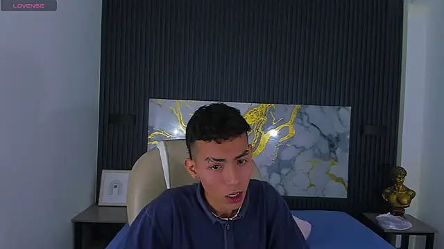 Snapshot of TaylerMiles chatting on January 13, 2026, 4:51 am TaylerMiles online show from January 13, 2026, 4:51 am