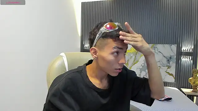 Snapshot of TaylerMiles chatting on January 15, 2026, 3:22 am TaylerMiles online show from January 15, 2026, 3:22 am