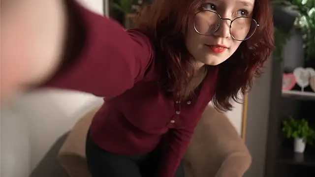 MarilouFlipp online show from December 19, 2025, 1:18 pm