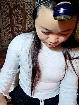 miluxa online show from December 17, 2025, 2:06 am