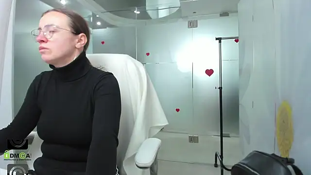 missdominna online show from April 8, 2026, 2:44 am