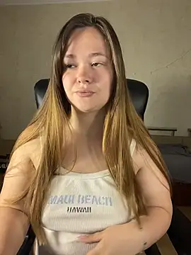 Snapshot of CaramelleSugarr chatting on May 10, 2026, 4:45 pm CaramelleSugarr online show from May 10, 2026, 4:45 pm
