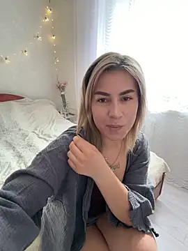 Snapshot of Roxi_Joy chatting on March 19, 2026, 10:41 am Roxi Joy online show from March 19, 2026, 10:41 am