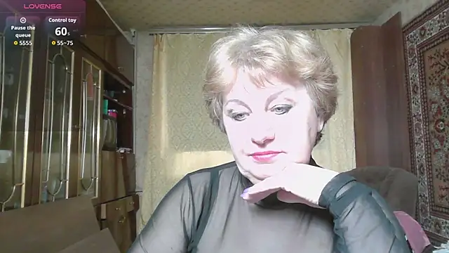 Snapshot of Casey_peach chatting on April 3, 2026, 5:05 am Casey peach online show from April 3, 2026, 5:05 am