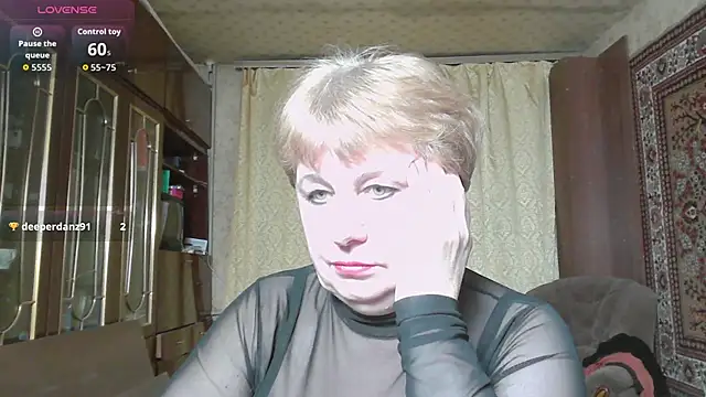 Snapshot of Casey_peach chatting on April 5, 2026, 4:37 pm Casey peach online show from April 5, 2026, 4:37 pm