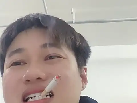 haoqide152 online show from December 16, 2025, 4:23 pm