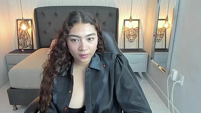 Snapshot of angelinemore chatting on December 22, 2025, 7:44 pm angelinemore online show from December 22, 2025, 7:44 pm