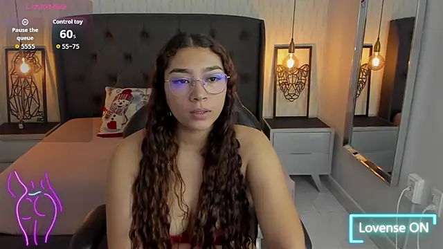 Snapshot of angelinemore chatting on January 5, 2026, 7:28 pm angelinemore online show from January 5, 2026, 7:28 pm