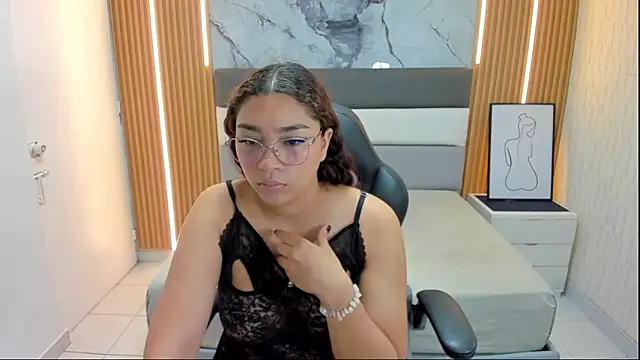 Snapshot of angelinemore chatting on January 10, 2026, 6:53 pm angelinemore online show from January 10, 2026, 6:53 pm