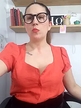 SofiEsteves online show from May 2, 2026, 3:50 pm