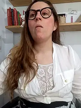 SofiEsteves online show from May 13, 2026, 1:41 pm