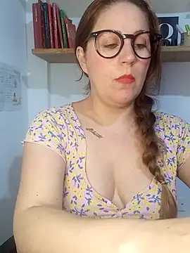 SofiEsteves online show from June 5, 2026, 12:33 pm