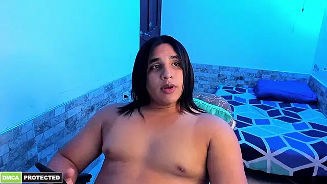 latinboyfit online show from June 26, 2026, 12:04 am