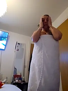 theblondecocklover online show from February 15, 2026, 7:43 pm