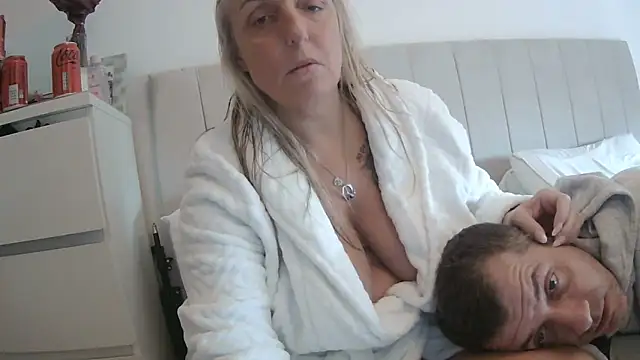 theblondecocklover online show from February 22, 2026, 3:32 pm