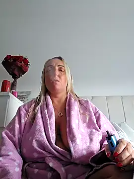 theblondecocklover online show from May 14, 2026, 6:15 pm