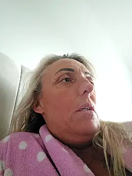 theblondecocklover online show from May 19, 2026, 6:09 am