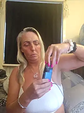 theblondecocklover online show from May 23, 2026, 8:02 pm