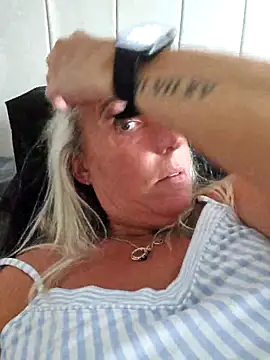 theblondecocklover online show from May 27, 2026, 5:15 am
