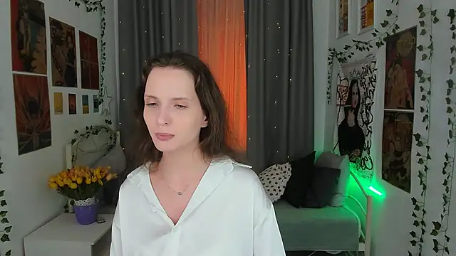 Snapshot of Ariadna_Shy chatting on February 9, 2025, 4:36 am Ariadna Shy online show from February 9, 2025, 4:36 am