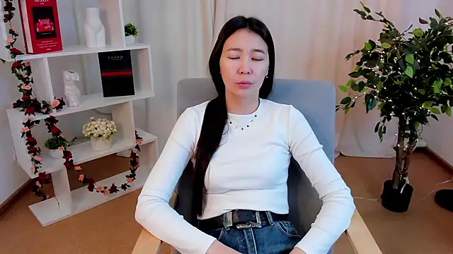 BettinaHuus online show from December 19, 2025, 5:14 am