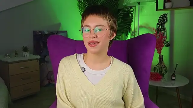 Snapshot of AidaGigantino chatting on December 17, 2025, 9:04 am AidaGigantino online show from December 17, 2025, 9:04 am