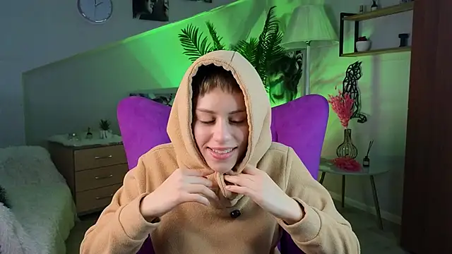 Snapshot of AidaGigantino chatting on December 21, 2025, 1:18 pm AidaGigantino online show from December 21, 2025, 1:18 pm