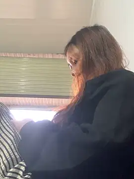 Snapshot of Baby_Bi chatting on December 17, 2025, 9:37 am Baby Bi online show from December 17, 2025, 9:37 am