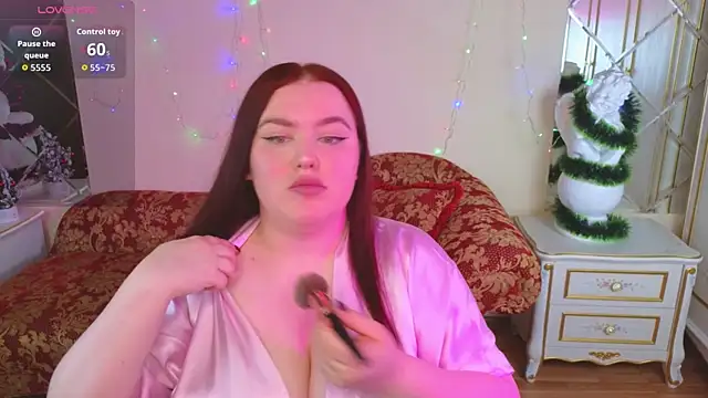 Snapshot of LindaBermer chatting on December 19, 2025, 4:41 am LindaBermer online show from December 19, 2025, 4:41 am