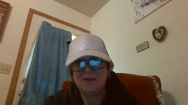 becky1111 online show from April 24, 2026, 2:41 pm