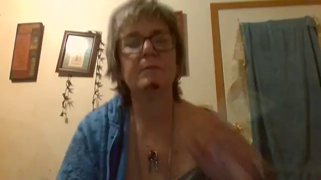 becky1111 online show from May 29, 2026, 2:53 am