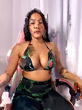 Laurapocah online show from December 19, 2025, 6:59 pm