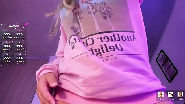 Violet Blazee online show from January 7, 2026, 8:06 am