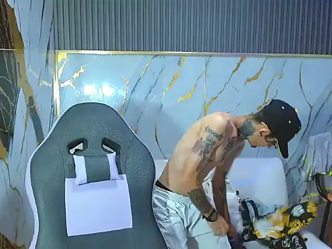 Boy tatto77 online show from April 7, 2026, 7:58 pm