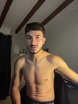 Snapshot of LIAM_COLT chatting on May 21, 2026, 11:23 pm LIAM COLT online show from May 21, 2026, 11:23 pm