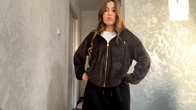 Snapshot of DeannaSuri chatting on December 19, 2025, 1:29 pm DeannaSuri online show from December 19, 2025, 1:29 pm