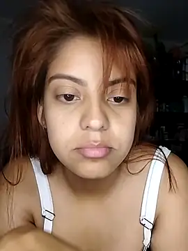 mia hottie2210 online show from December 19, 2025, 7:04 am