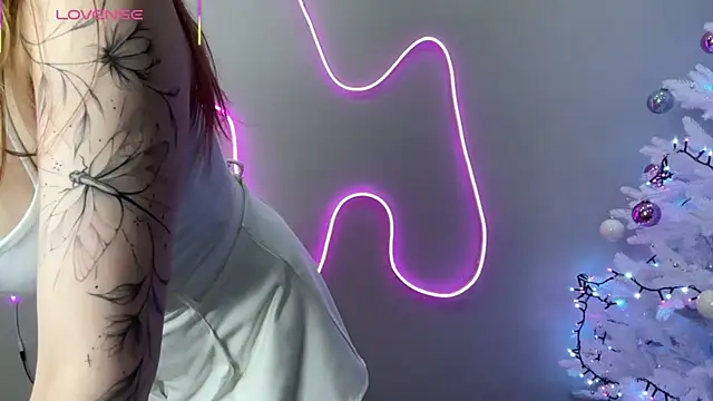 Snapshot of BIG_BOOBS_KARALIN chatting on December 22, 2025, 10:23 am BIG BOOBS KARALIN online show from December 22, 2025, 10:23 am