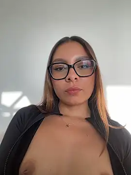 Snapshot of Nicollewest1 chatting on June 14, 2026, 10:01 pm Nicollewest1 online show from June 14, 2026, 10:01 pm